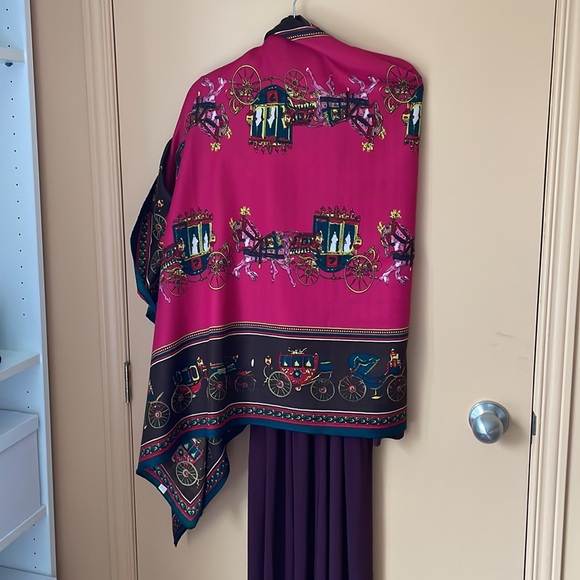 Oversized Stunning Scarf/Wrap/Shawl 34”x71” - Picture 3 of 7